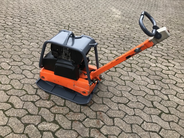 Rüttelplatte 145 kg Vor + Rücklauf
